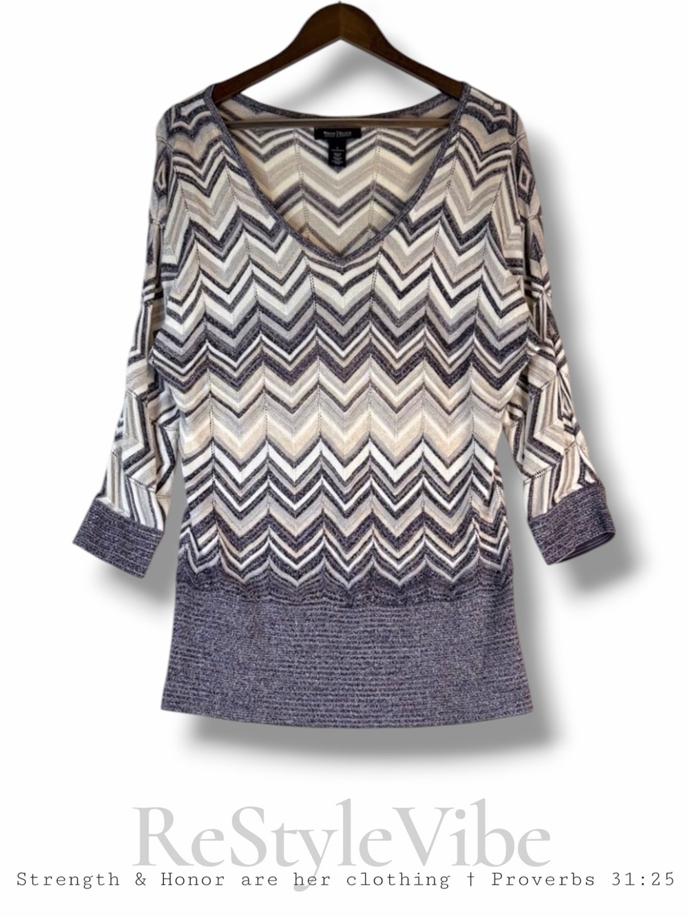 WHITE HOUSE BLACK MARKET Women’s Size L Sweater V-Neck Chevron Sparkle Bling